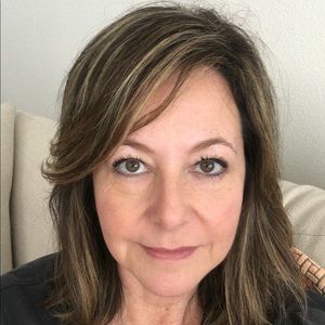 Meet your Posher, Angie